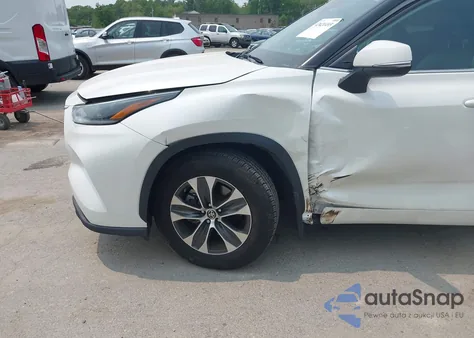 2021 Toyota Highlander Xle z USA, uszkodzony, nr VIN 5TDGZRBH4MS538876